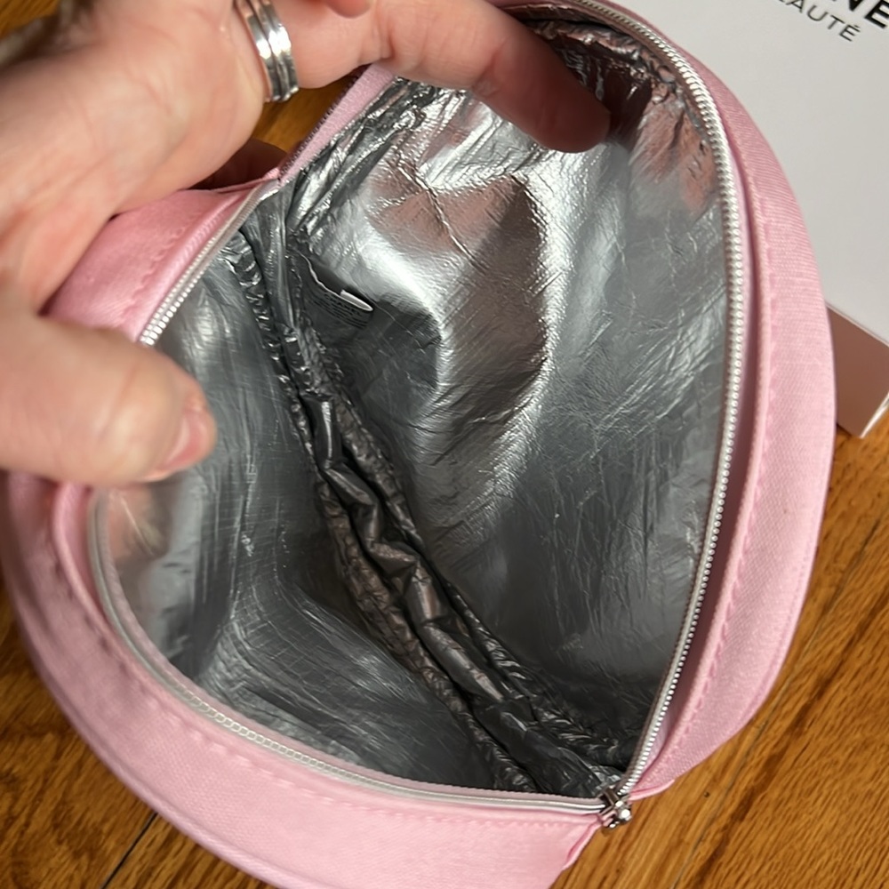 Chanel round pink pouch - Picture 3 of 6